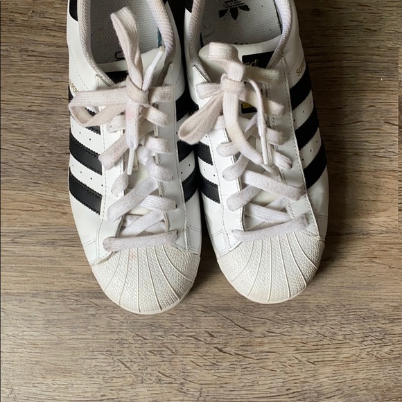 Shell Toe Adidas - Picture 2 of 2
